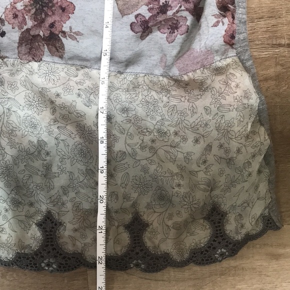 Zara W&B size small floral blouse crochet lace detail around bottom - Picture 9 of 9